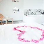 Domaine De La Hotel *