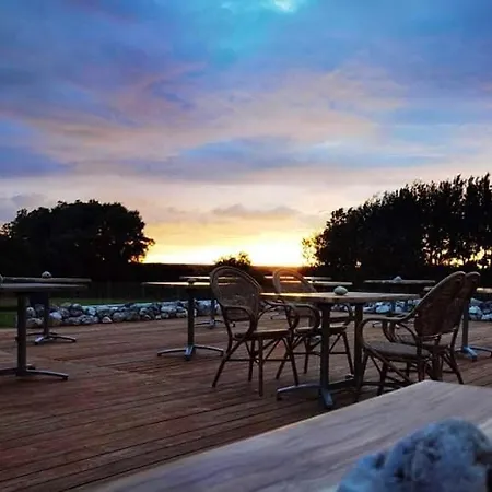 Domaine De La Hotel Woignarue