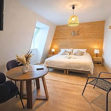 Domaine De La Hotel *
