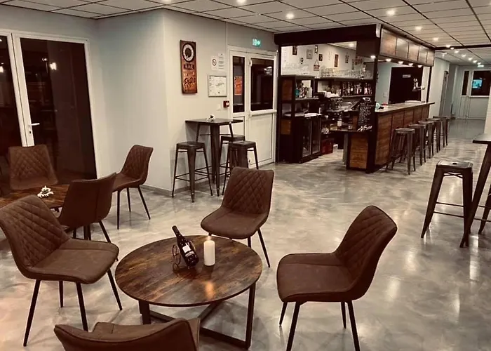 Hotel Domaine De La *