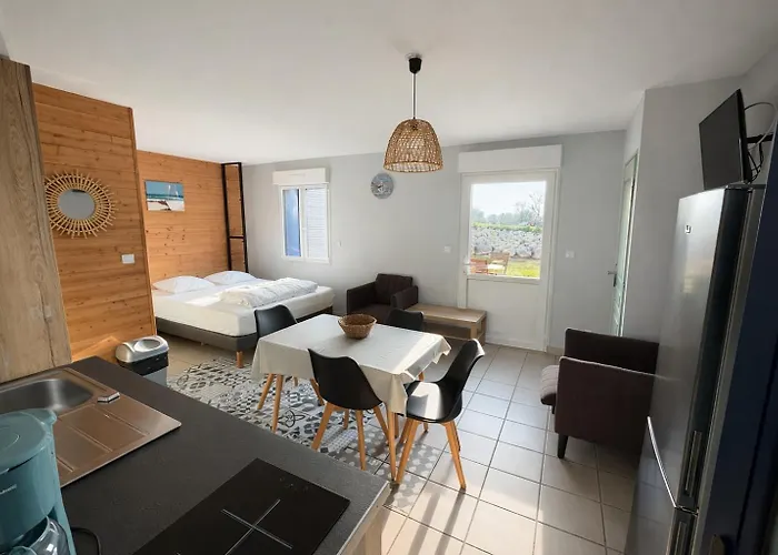 Hotel Domaine De La *